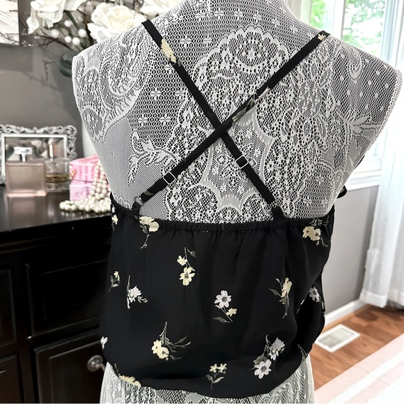 Hollister Floral Black Crisscross Spaghetti Ruffle Top Size S - Picture 5 of 10